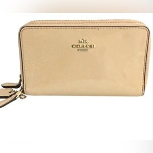 Coach vintage beige patent leather wallet